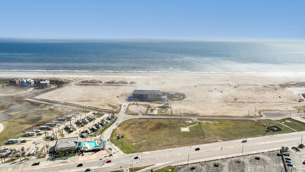 Tropical Springs Studio Apartment Two Queen Beds Galveston Exteriör bild